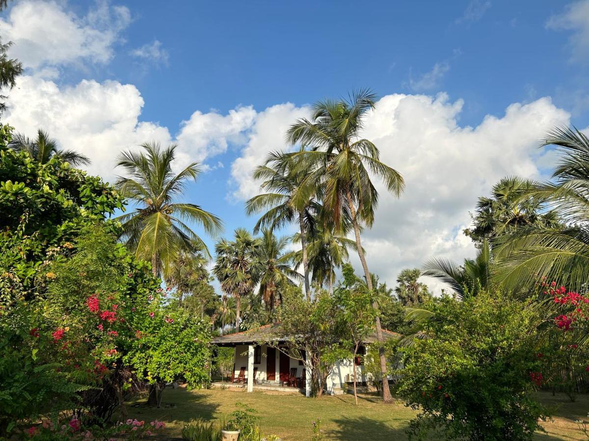 108 Palms Beach Resort Trincomalee Exterior photo