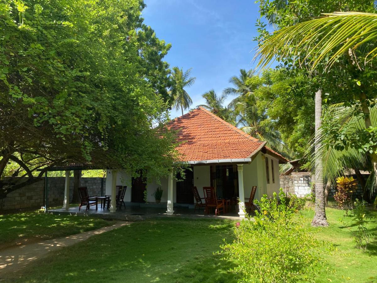 108 Palms Beach Resort Trincomalee Exterior photo