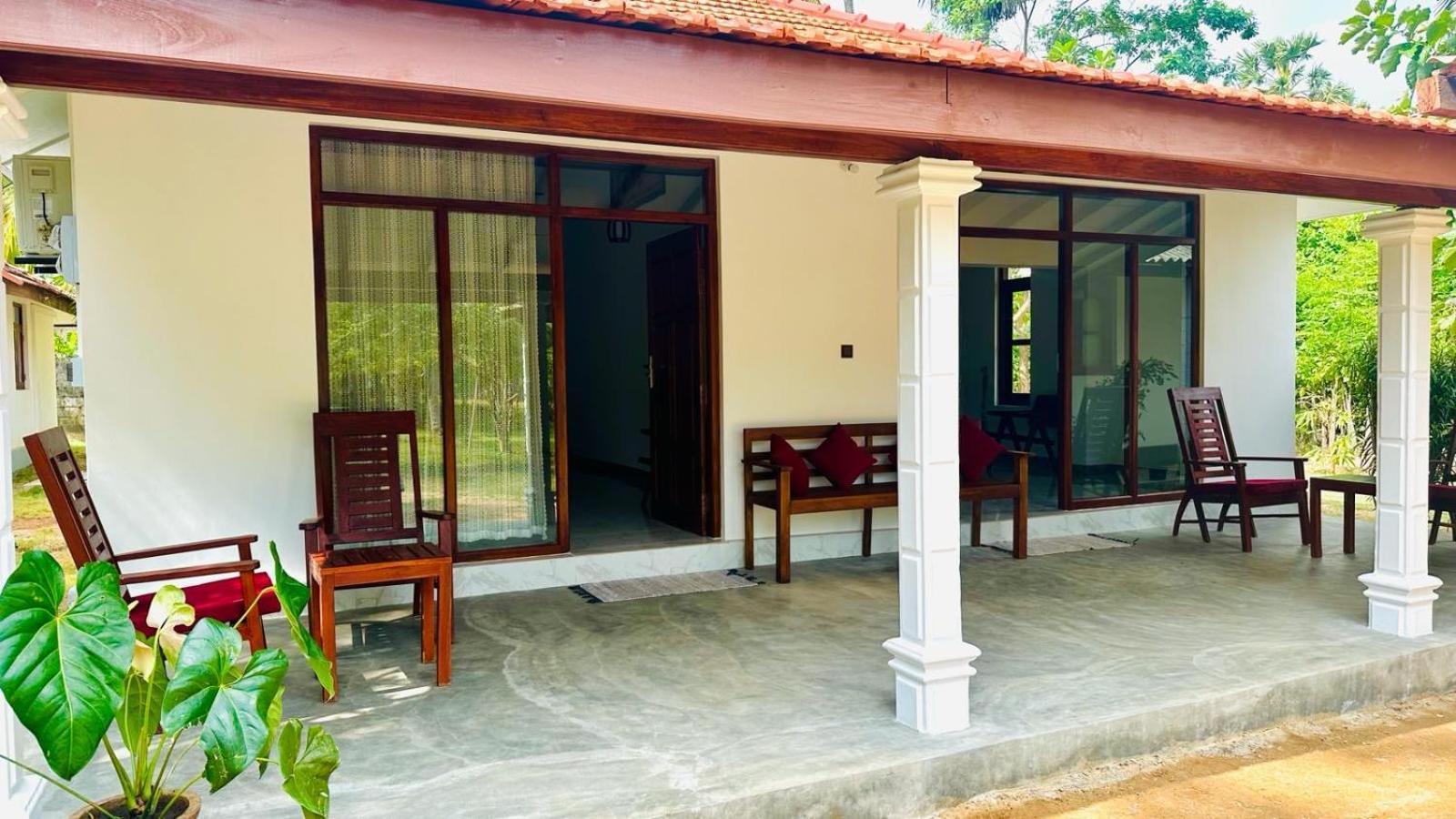 108 Palms Beach Resort Trincomalee Exterior photo