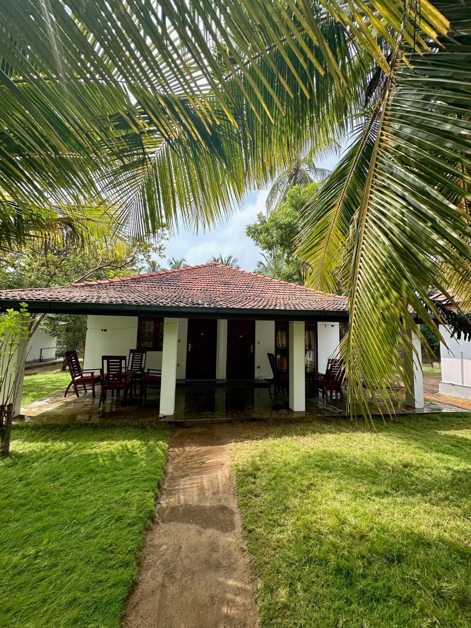 108 Palms Beach Resort Trincomalee Exterior photo